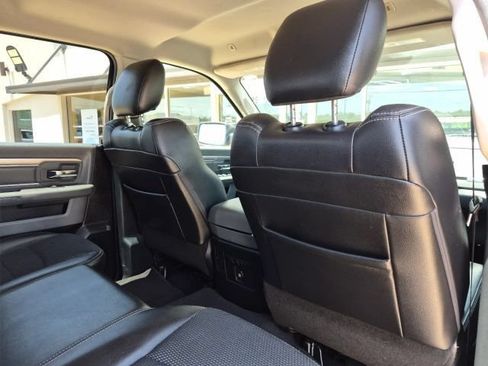 Used 2018 RAM 1500 SLT RWD image 18