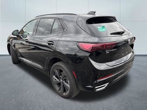 Used 2025 Buick Envision Sport Touring image 2