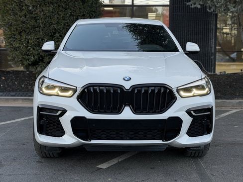 Used 2022 BMW X6 xDrive40i w/ M Sport Package image 2