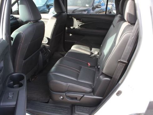 Certified 2022 Honda Pilot TrailSport image 3