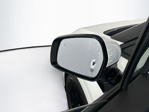 Used 2025 Kia Carnival FWD image 16