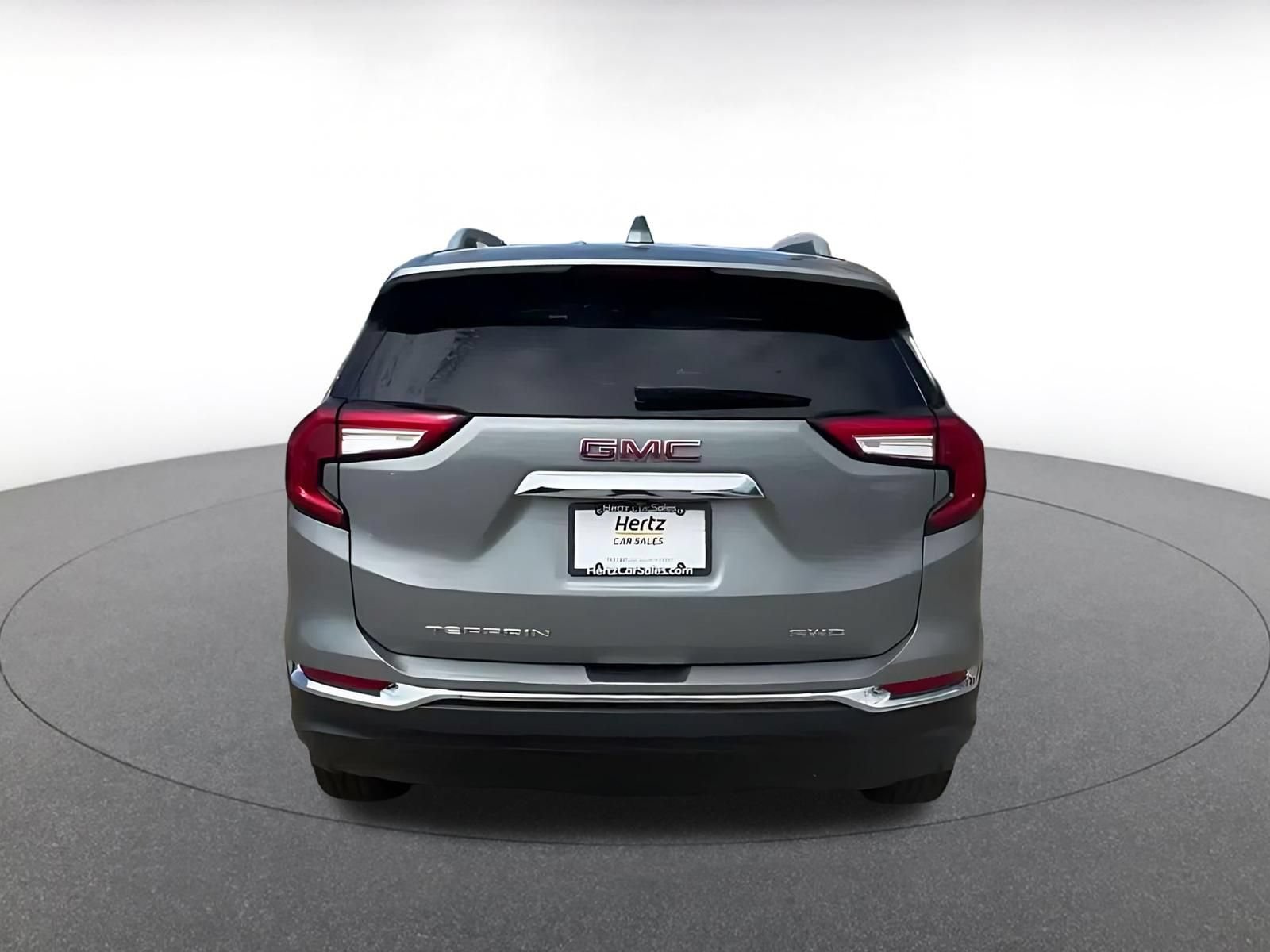 Used 2024 GMC Terrain SLT AWD/4WD image 12