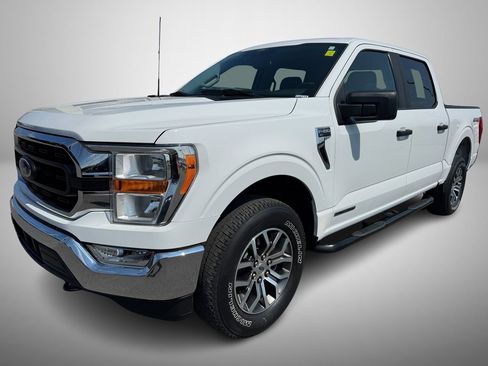 Used 2021 Ford F150 XLT image 2