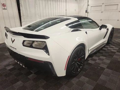 Used 2018 Chevrolet Corvette Z06 RWD image 2