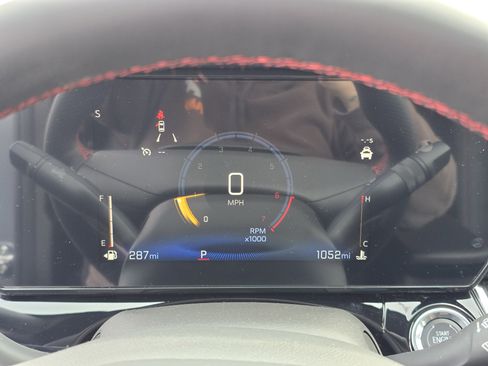 Used 2025 Chevrolet Trax RS w/ Sunroof Package image 34