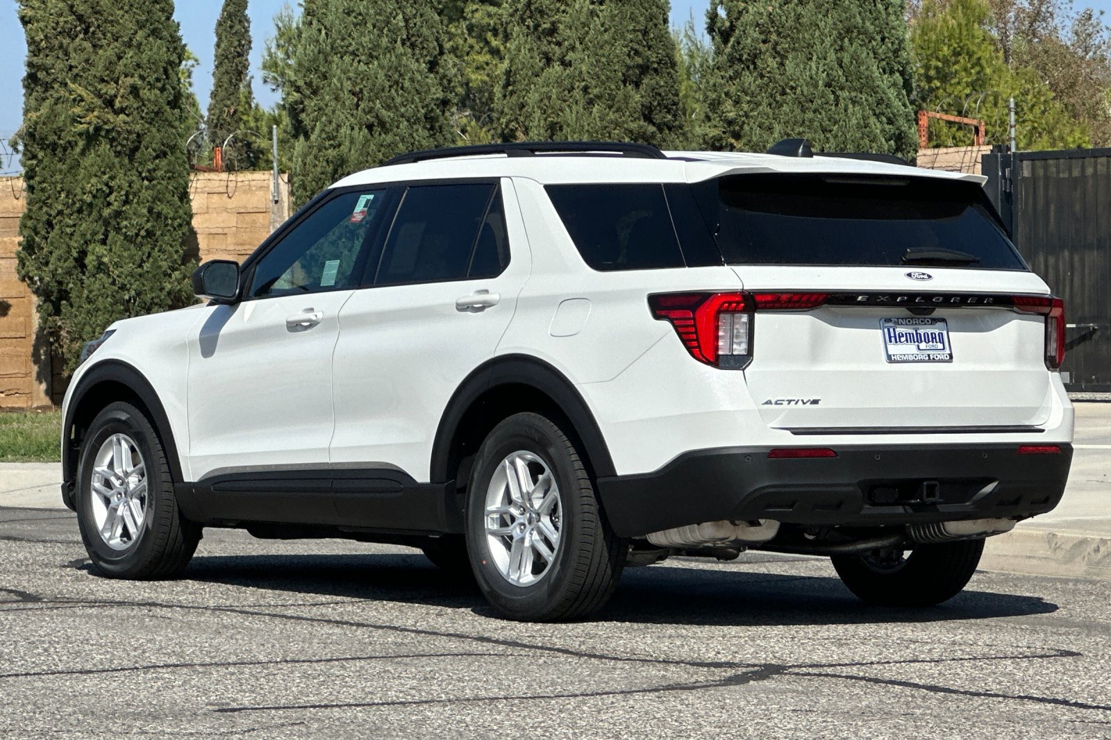New 2027 Ford Explorer Active RWD image 6