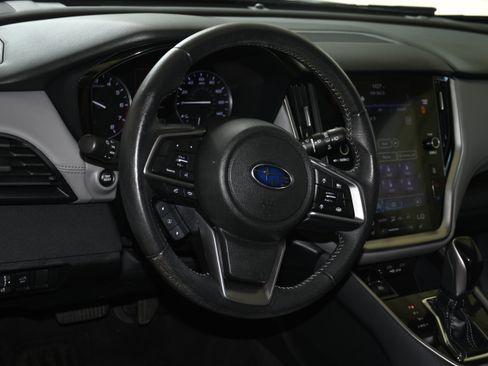 Used 2022 Subaru Outback Premium image 9