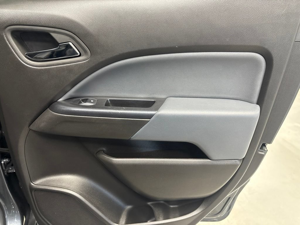 Used 2017 Chevrolet Colorado Z71 RWD image 10