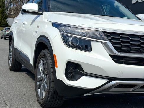 Used 2023 Kia Seltos LX image 4