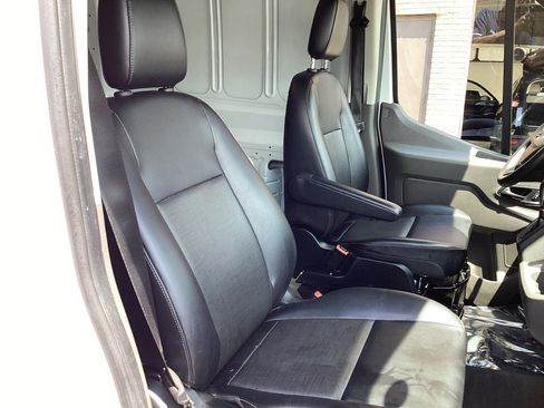 Used 2025 Ford Transit 250 148 Medium Roof RWD image 8