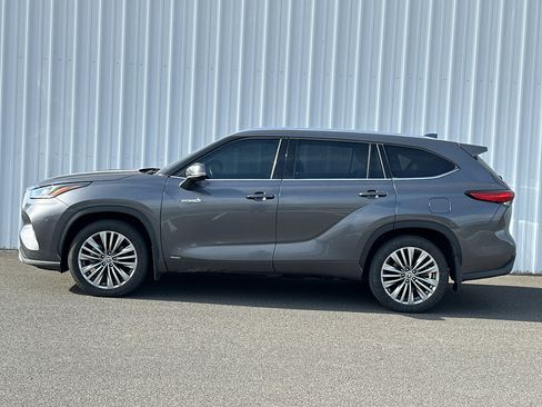 Certified 2021 Toyota Highlander Platinum AWD/4WD image 3