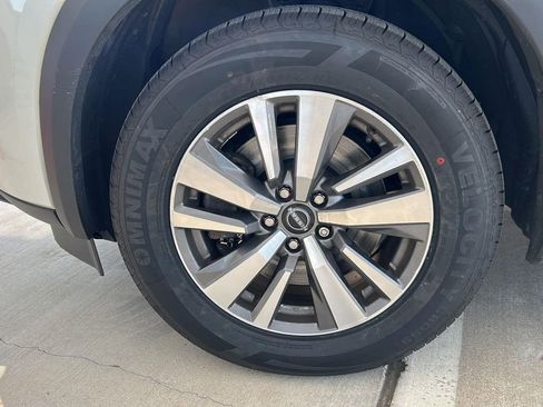 Used 2023 Nissan Pathfinder SL image 11