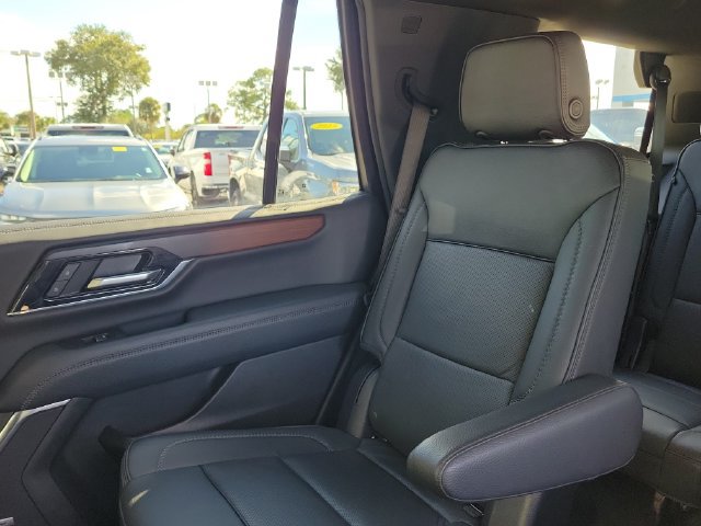 Certified 2025 GMC Yukon Denali AWD/4WD image 13