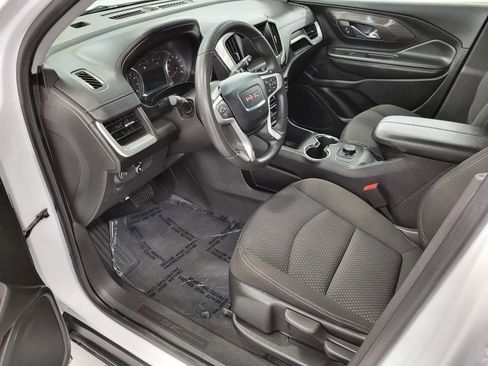Used 2024 GMC Terrain SLE image 10