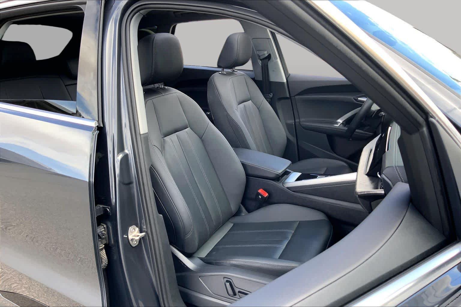 Certified 2025 Audi Q5 Premium Plus w/ Premium Plus AWD/4WD image 9