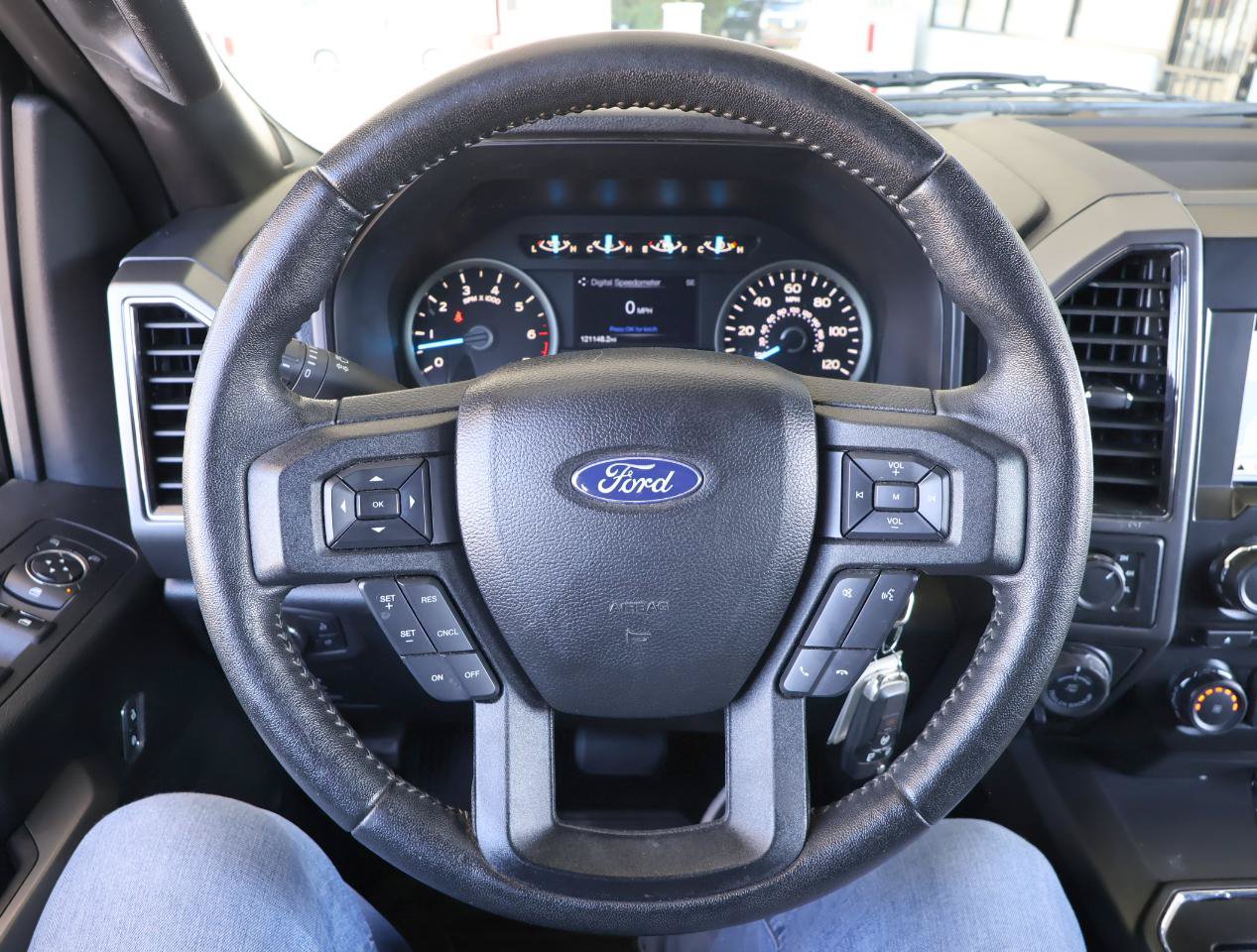 Used 2017 Ford F150 XLT w/ Equipment Group 302A Luxury AWD/4WD image 26