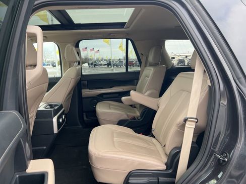 Used 2024 Ford Expedition Limited image 26