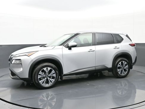 Used 2022 Nissan Rogue SV FWD image 6