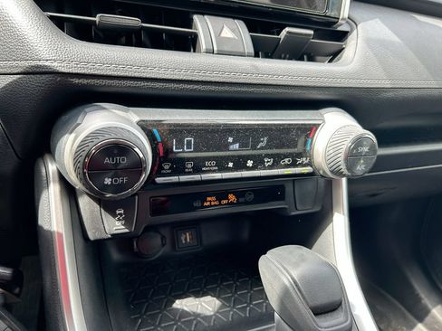 Used 2025 Toyota RAV4 LE AWD/4WD image 24