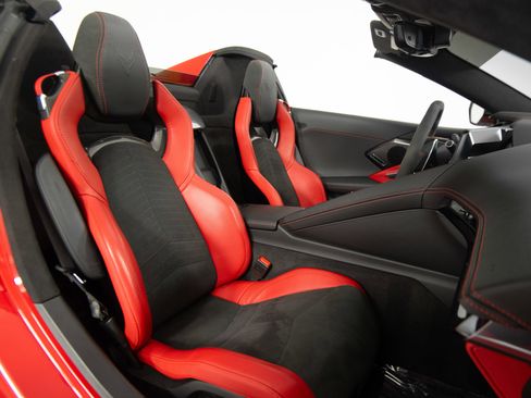 Used 2023 Chevrolet Corvette Stingray Premium Conv w/ Z51 Performance Package image 42