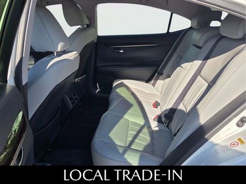 Used 2017 Lexus ES 350 w/ Luxury Package FWD image 6