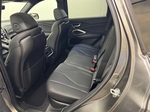 Used 2025 Acura RDX SH-AWD image 32