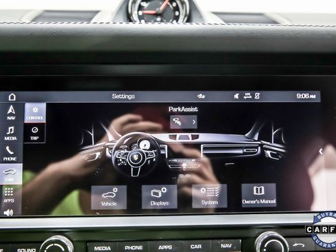 Used 2021 Porsche Macan S w/ Premium Package image 23