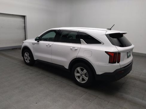 Used 2023 Kia Sorento LX FWD image 3