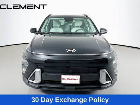 Certified 2025 Hyundai Kona SEL AWD/4WD image 3