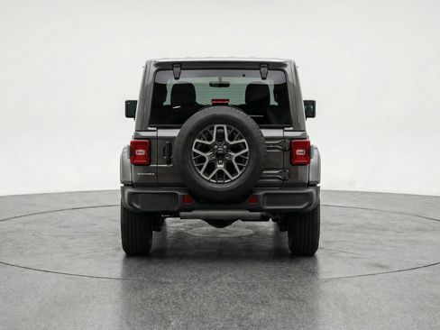 Used 2025 Jeep Wrangler Sahara image 7
