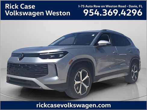 Certified 2025 Volkswagen Tiguan SE w/ Panoramic Sunroof Package AWD/4WD image 1