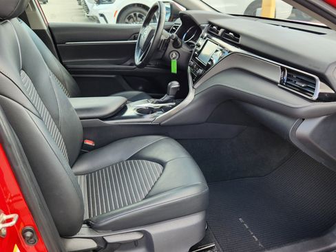 Used 2019 Toyota Camry SE image 10