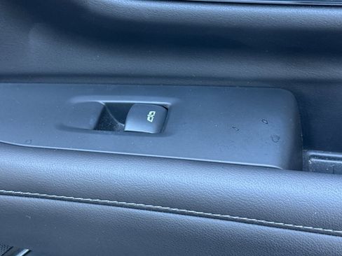 Used 2023 Chevrolet Suburban Z71 w/ Luxury Package image 22