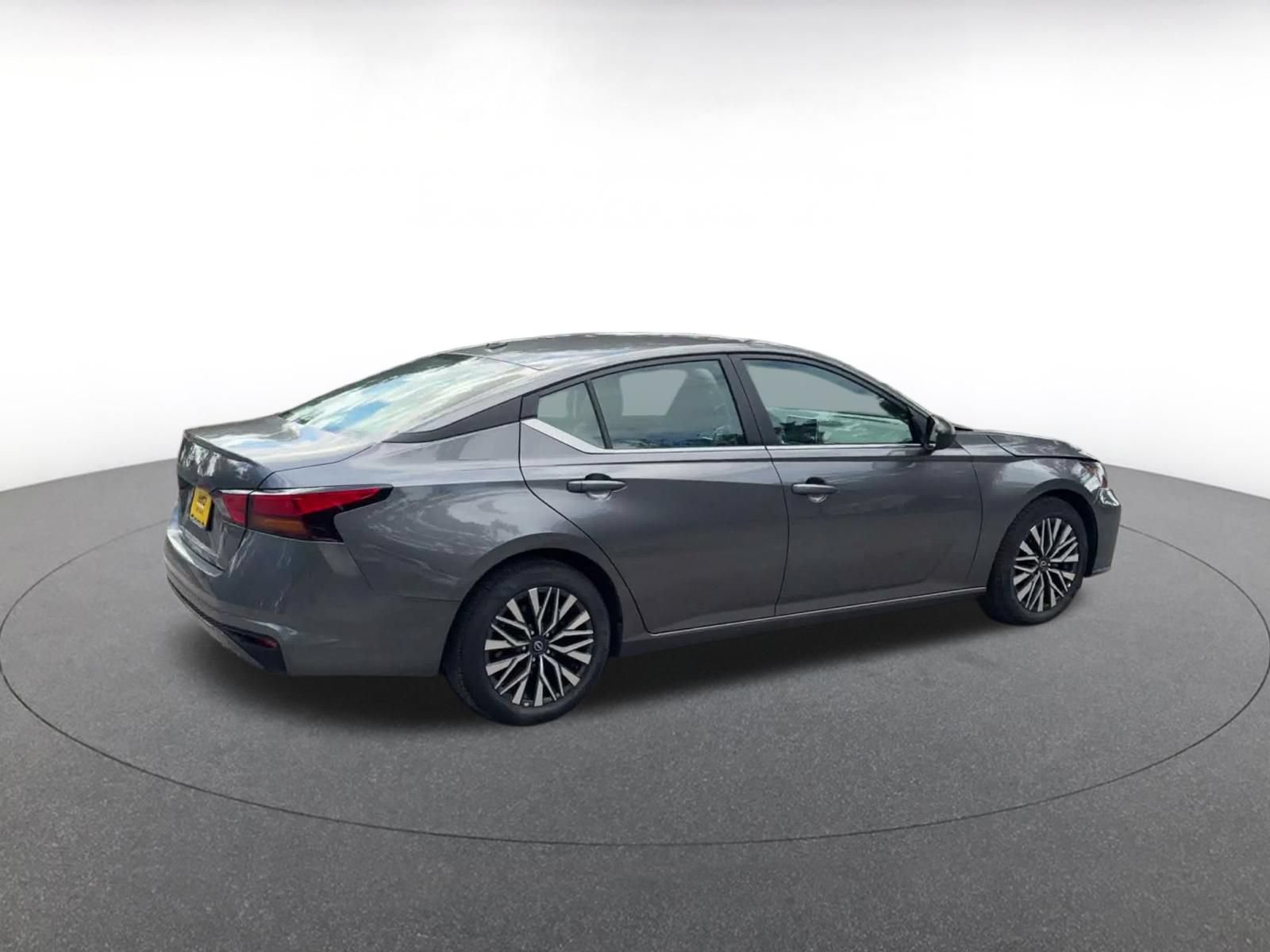 Used 2026 Nissan Altima 2.5 SV FWD image 14