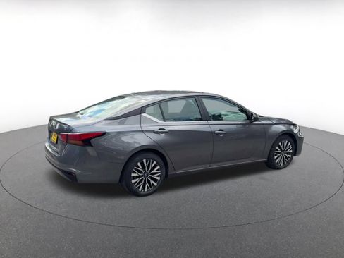 Used 2026 Nissan Altima 2.5 SV FWD image 14