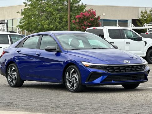 Used 2025 Hyundai Elantra Sport FWD image 10