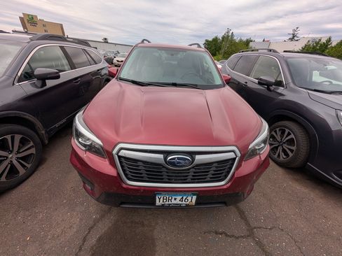 Used 2019 Subaru Forester Premium AWD/4WD image 2