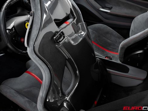 Used 2022 Ferrari F8 Tributo image 41