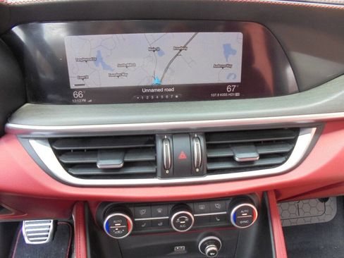 Used 2019 Alfa Romeo Stelvio Ti Lusso w/ Quick Order Package 22X Lusso image 19