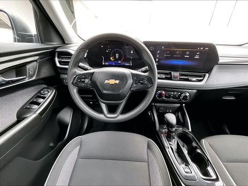 Used 2024 Chevrolet TrailBlazer LS FWD image 18