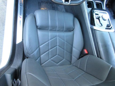 Used 2025 BMW 740i image 13