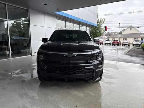 Used 2025 Chevrolet Silverado EV RST w/ LPO, Dark Package RST AWD/4WD image 3