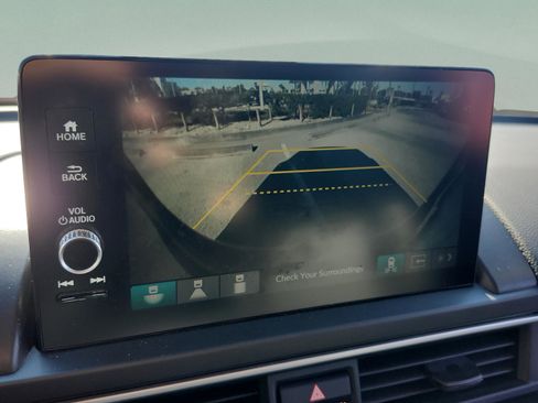 Certified 2024 Honda Pilot Touring image 35