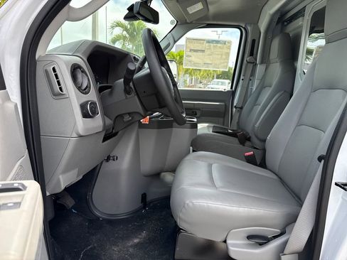 New 2026 Ford E-350 and Econoline 350 Super Duty RWD image 18