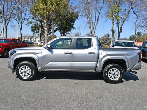 Certified 2025 Toyota Tacoma SR5 image 2