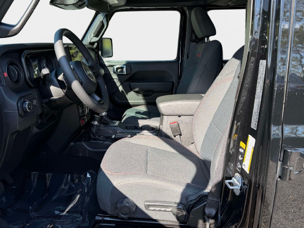 Used 2026 Jeep Wrangler Unlimited Rubicon AWD/4WD image 14