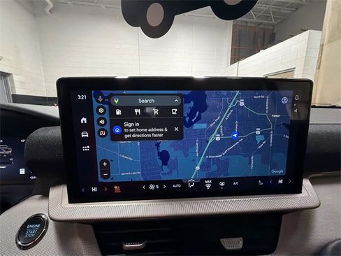 Used 2025 Ford Explorer Active w/ Active Comfort Package image 18