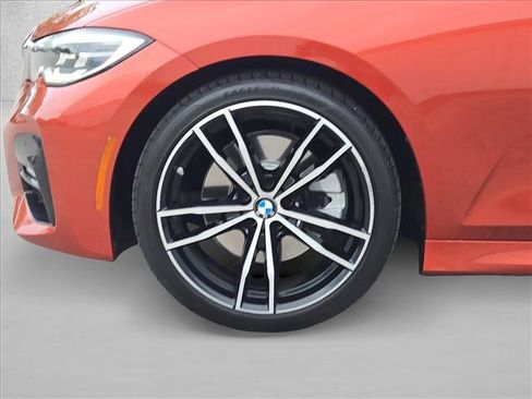 Used 2022 BMW 330i Sedan w/ M Sport Package RWD image 25