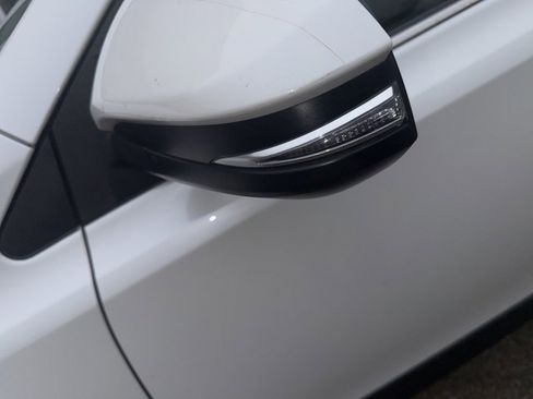 Used 2017 Toyota RAV4 Limited image 17