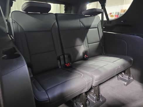 Used 2022 GMC Yukon XL Denali AWD/4WD image 12